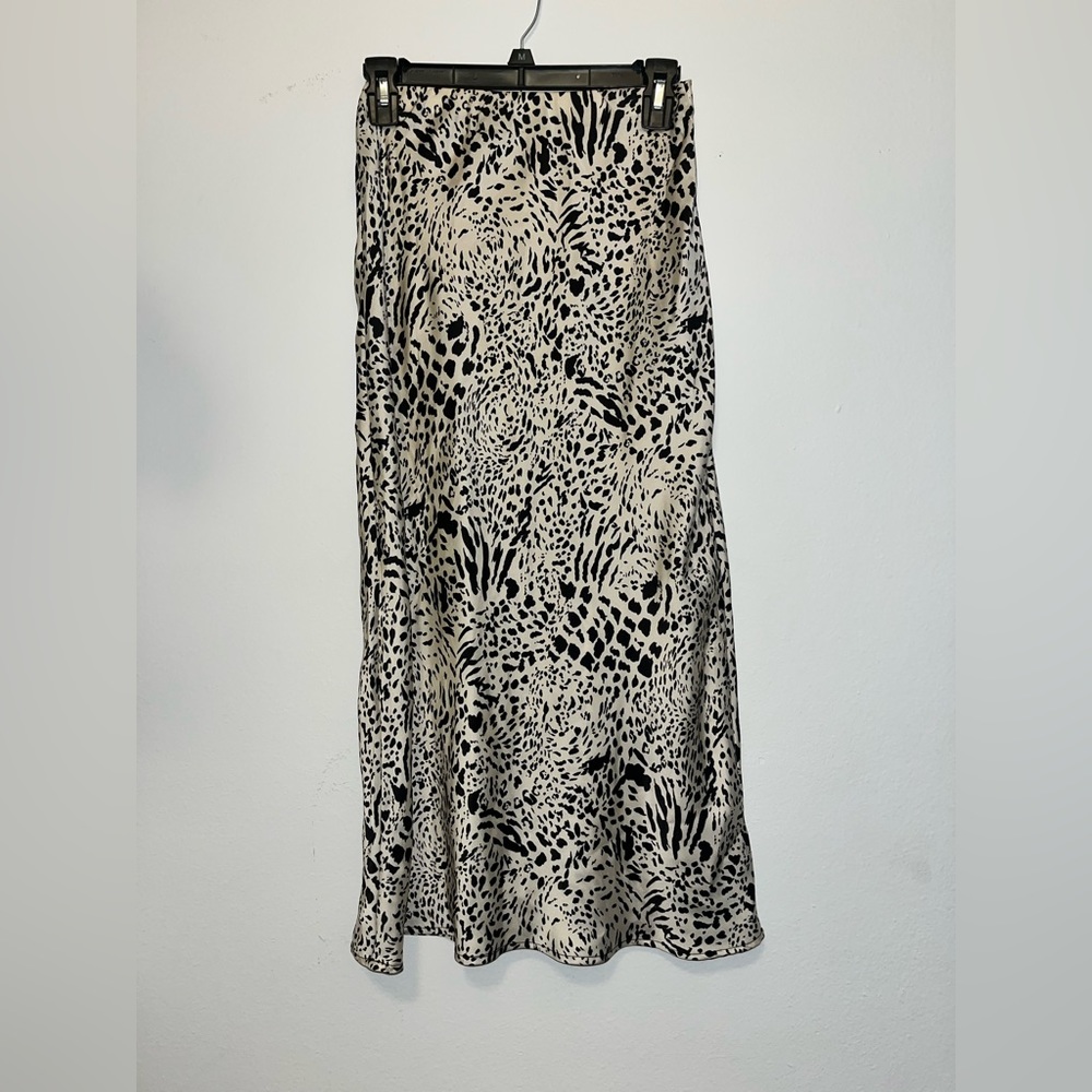 LEOPARD MAXI SKIRT!!